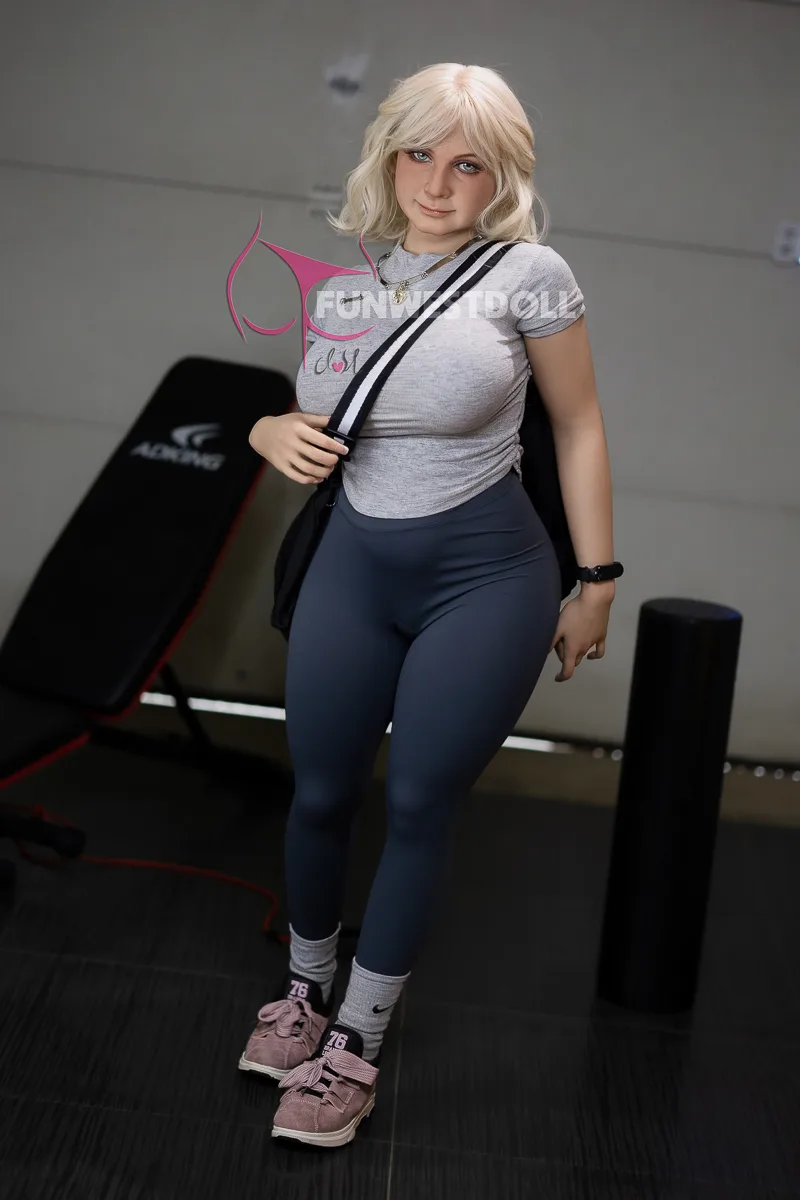 Sex Doll Layla | Blonde Milf Sexdoll view 8